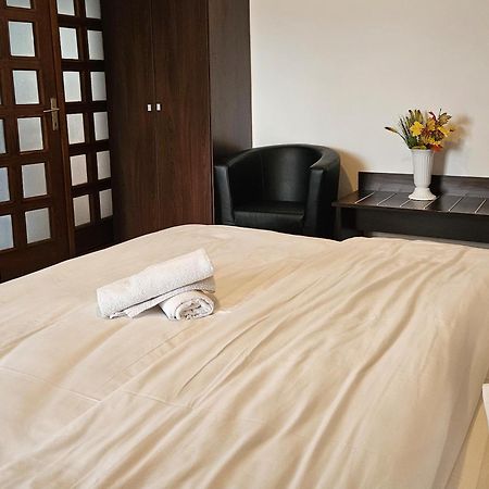 Apartment Zarnesti City Centre Vmp Free Parking Eksteriør bilde