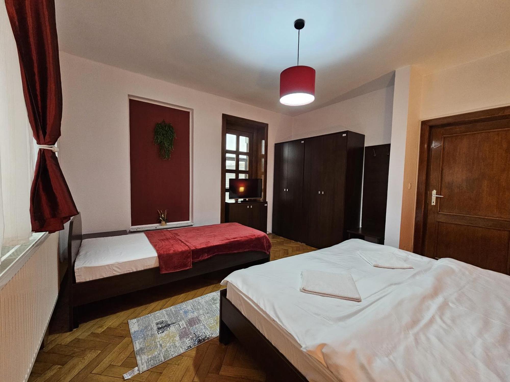 Apartment Zarnesti City Centre Vmp Free Parking Eksteriør bilde