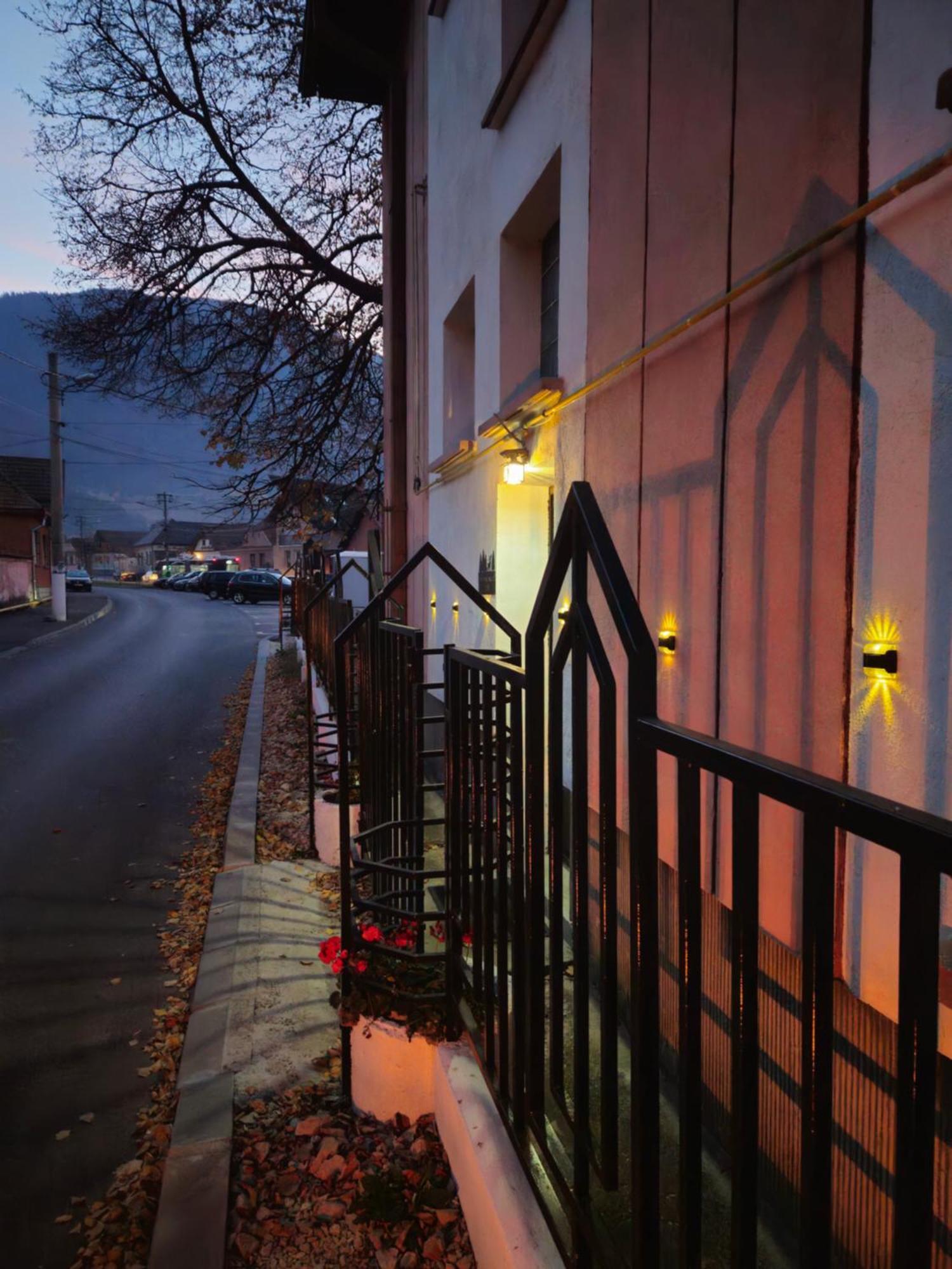 Apartment Zarnesti City Centre Vmp Free Parking Eksteriør bilde